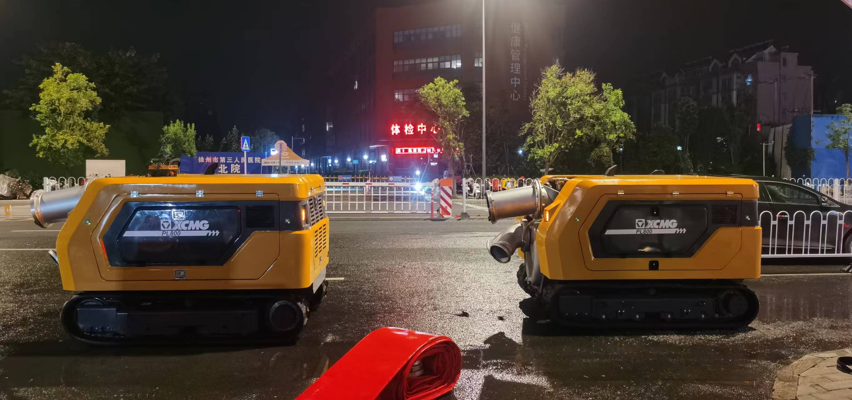 PG电子平台排涝机器人紧急驰援，多处涝区“治水先锋”