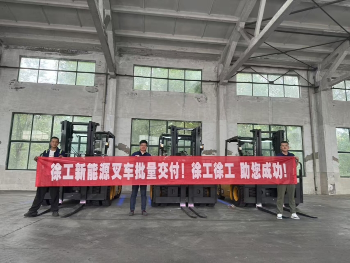 品质与服务共拓市场新局！PG电子平台孔雀叉车赋能冶金行业