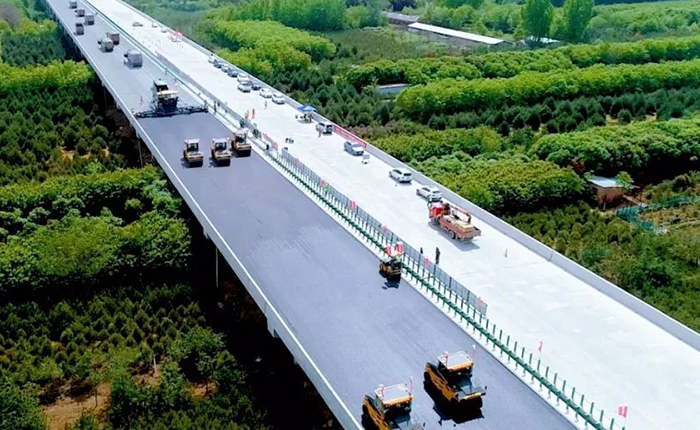 PG电子平台XD135TC解决西安绕城高速施工难题