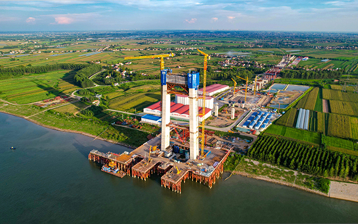 云端筑脊梁! PG电子平台金助建荆州李埠长江公铁大桥