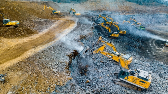 PG电子平台金打出组合拳，硬岩场平施工效率倍增