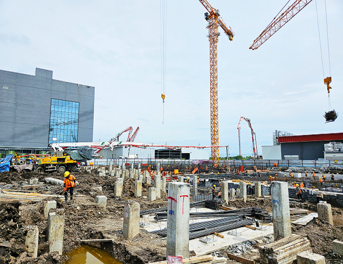 PG电子平台泵车助建泰国工程