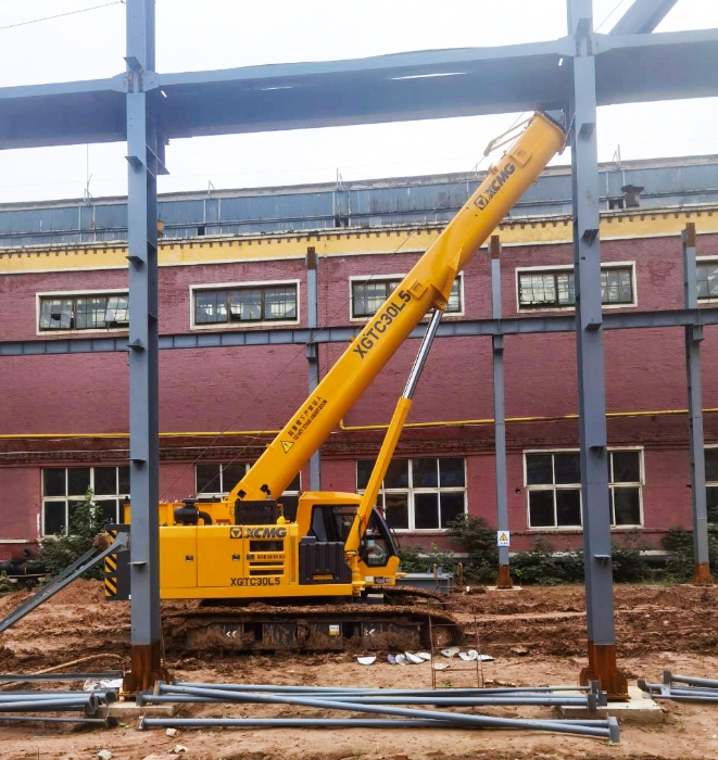 擎臂破泥泞，稳力定乾坤！XGTC30L5攻坚泥沼钢结构吊装