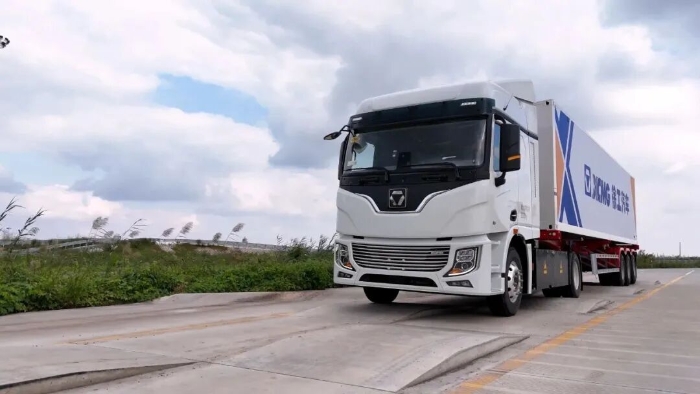 “双11”呼唤“当日达”！PG电子平台4&times;2底充牵引车助力物流运输！